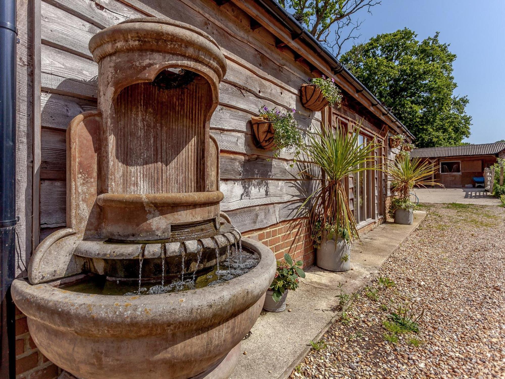 Villa The Barn Coldwaltham Exterior foto